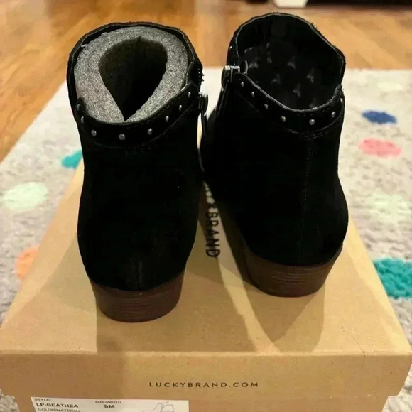 Lucky Brand Black Ankle Boots New in Box - Picture 4 of 9